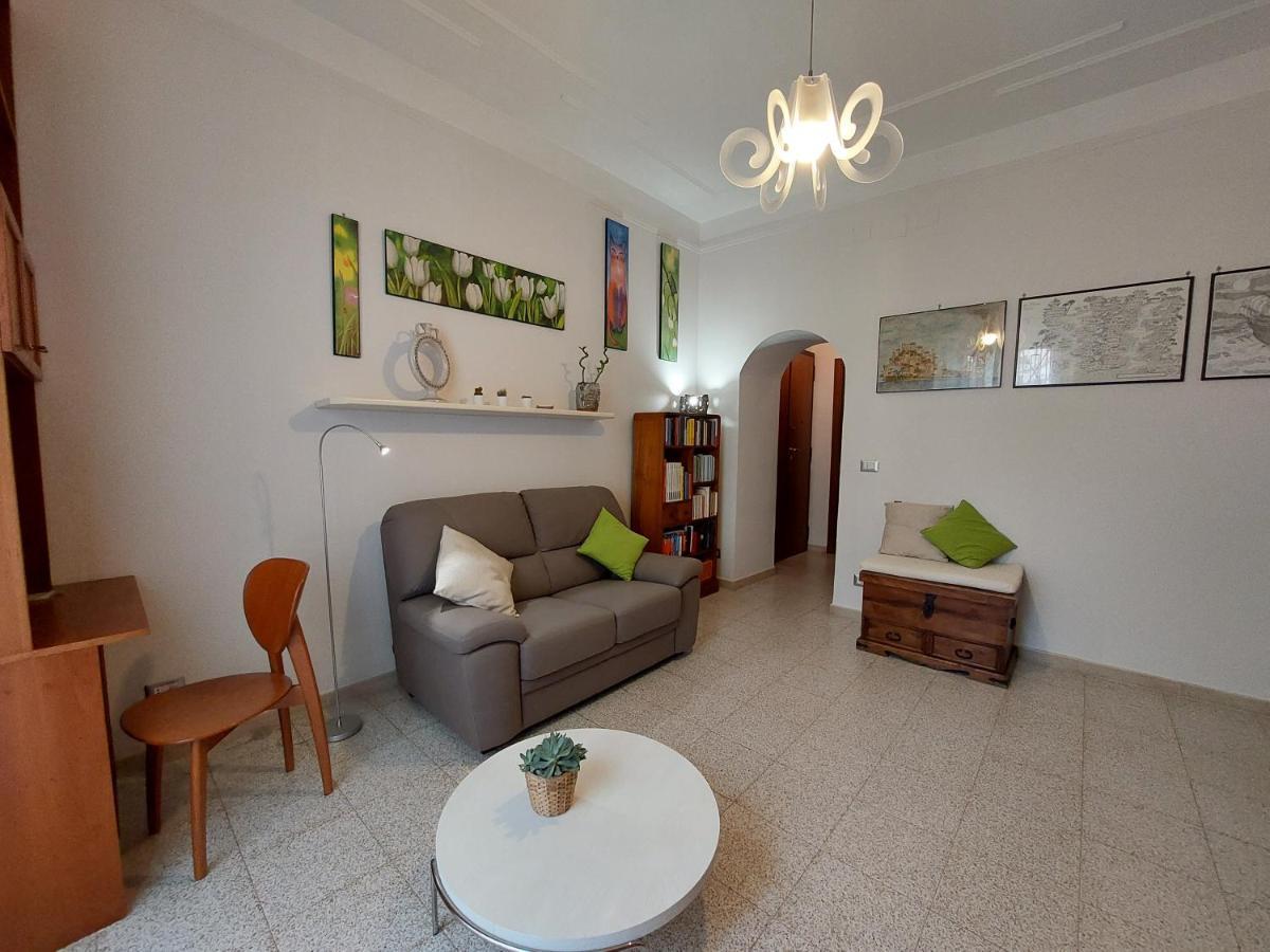 C R A Zy For Rhome Roma Dış mekan fotoğraf